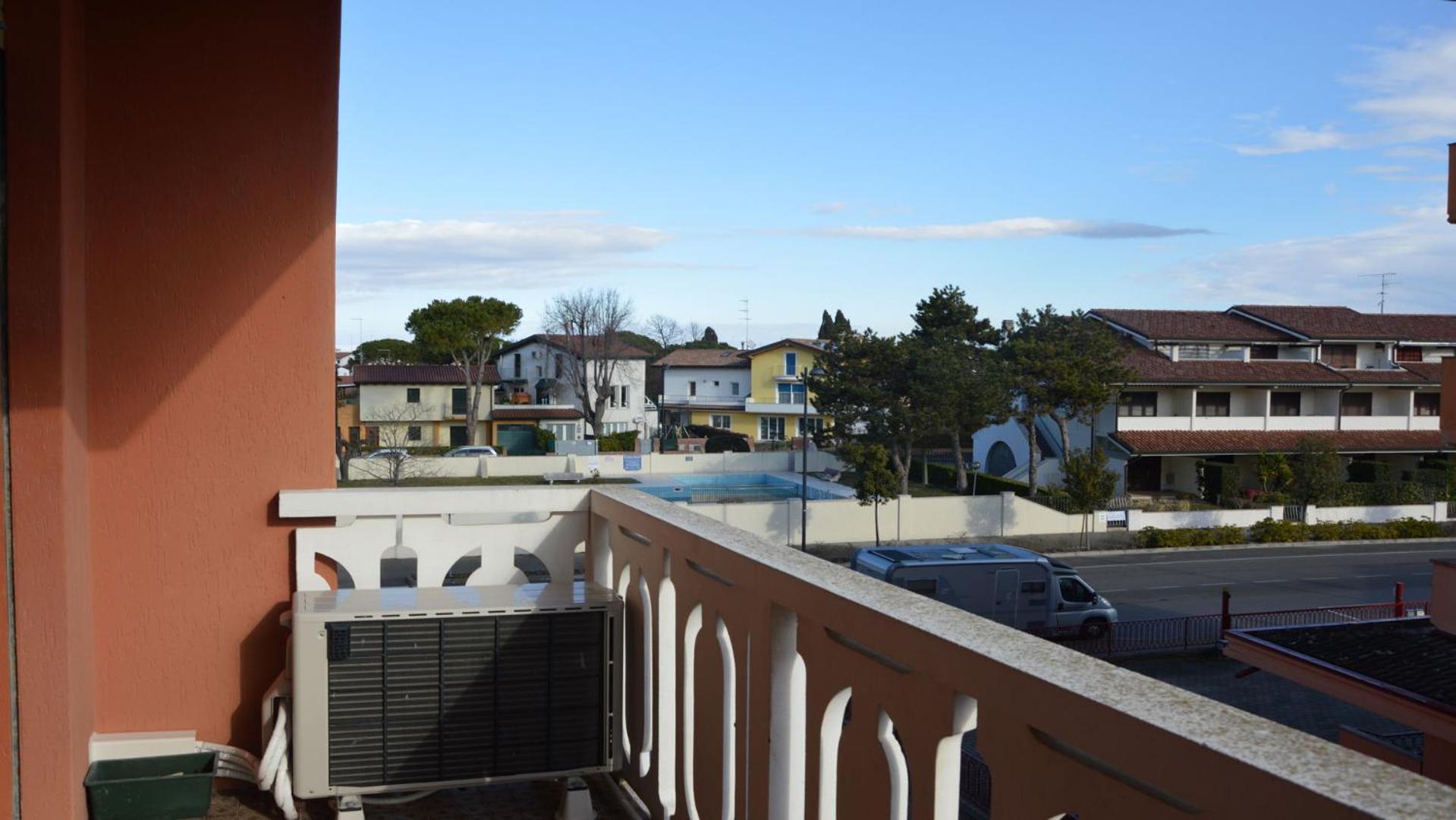 Comfortable 2 Bedroom Apartment - Beahost Rentals Caorle Exteriör bild