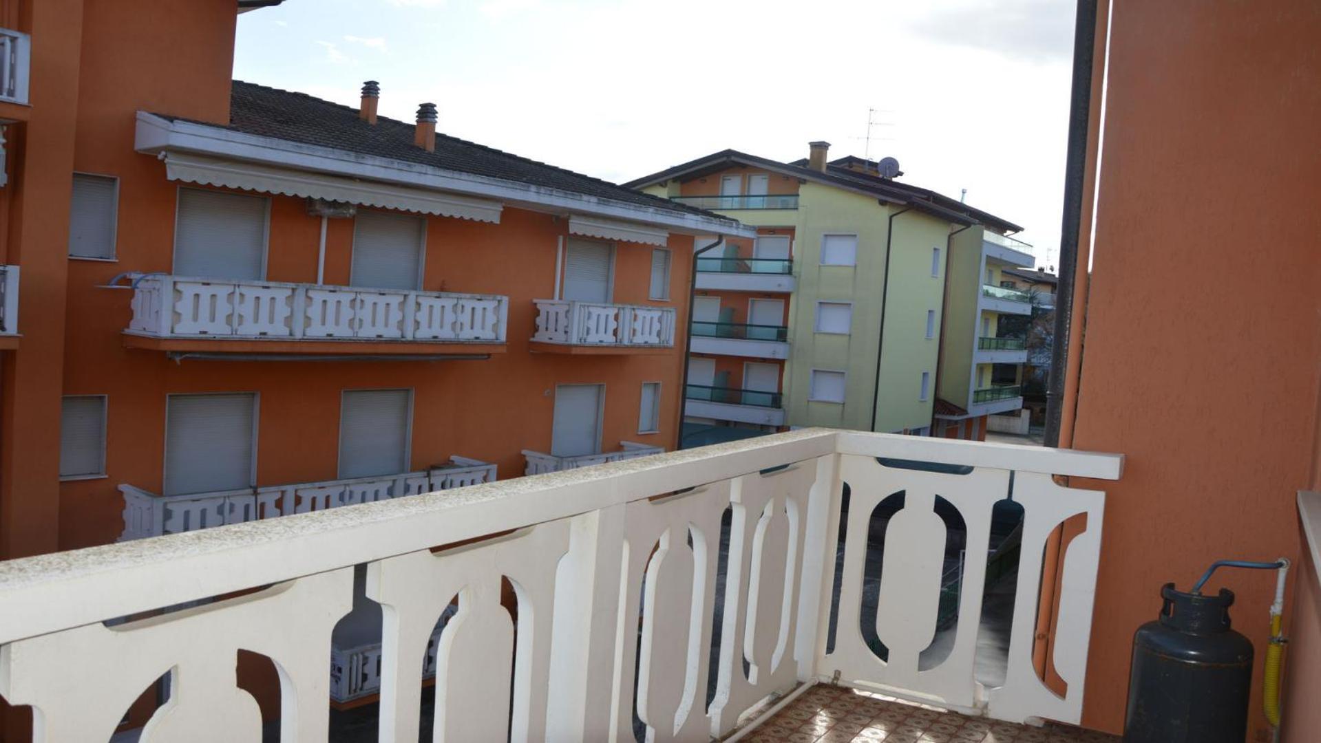 Comfortable 2 Bedroom Apartment - Beahost Rentals Caorle Exteriör bild